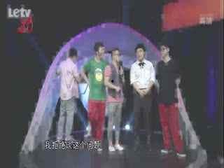 走秀动作 搞笑,模特走秀动作笑翻全场